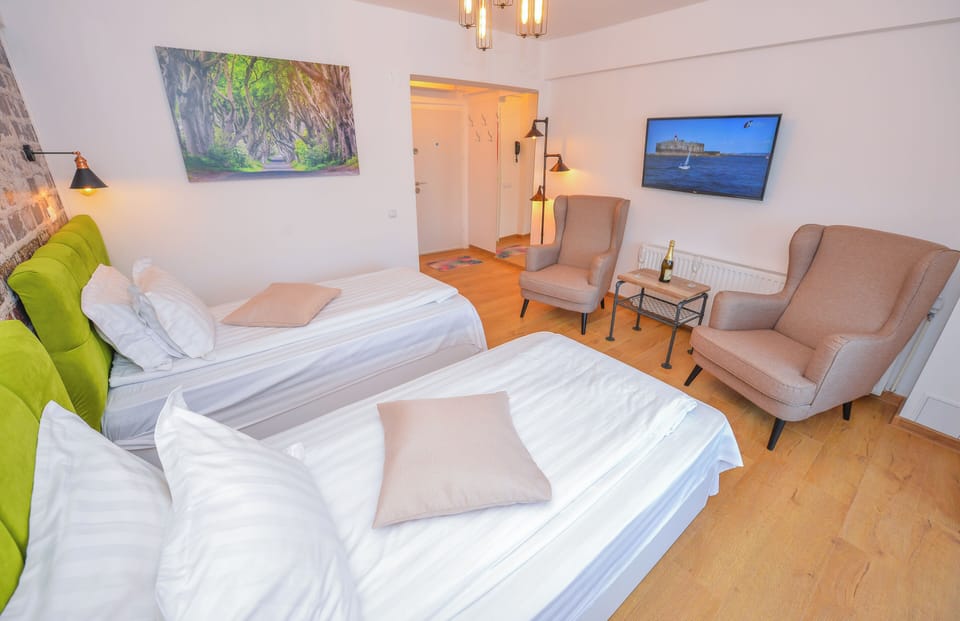 Elegance Studio - Cismigiu Gardens - Free Wifi - Panoramic View Apartment in Bucharest