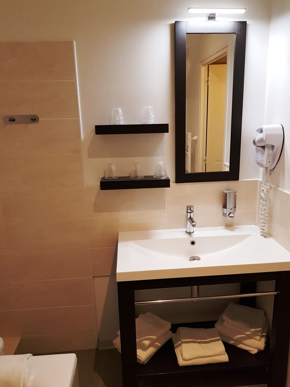 Superior Suite | Bathroom sink