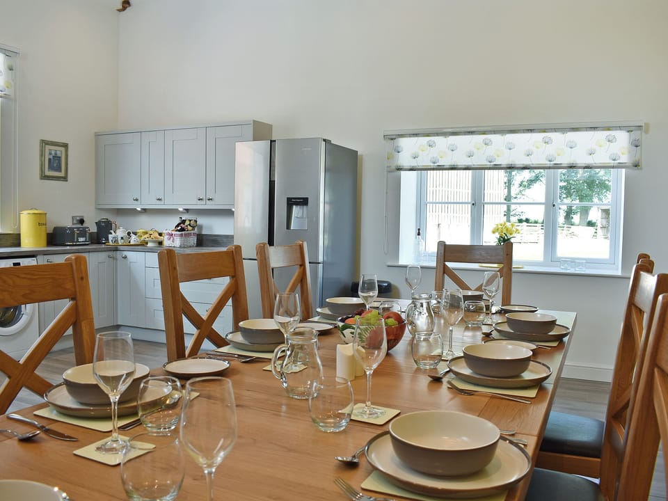 Kitchen/diner | The Granary - Chalet Farm Holidays, Langtoft, near Driffield