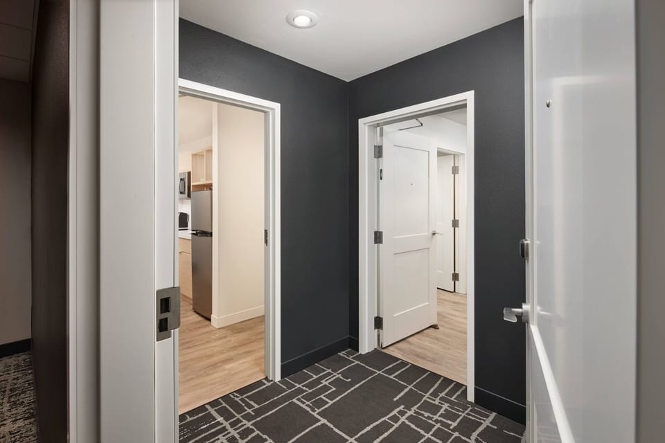 Suite, 1 Bedroom | Desk, laptop workspace, blackout drapes, soundproofing