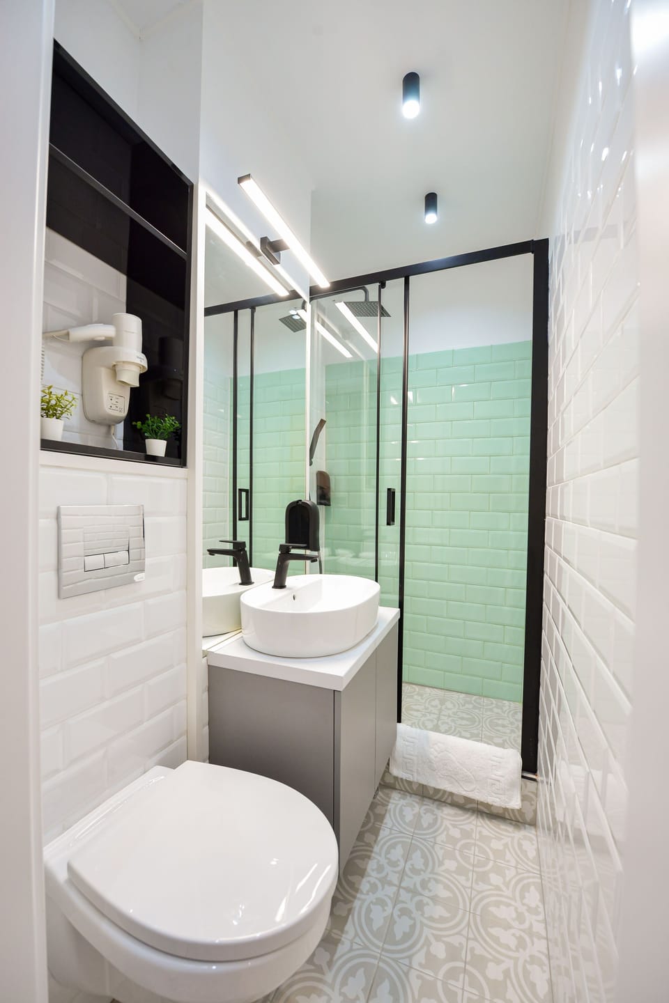 Park Studio Cismigiu Gardens - Quiet Room - Smart Tv House in Bucharest