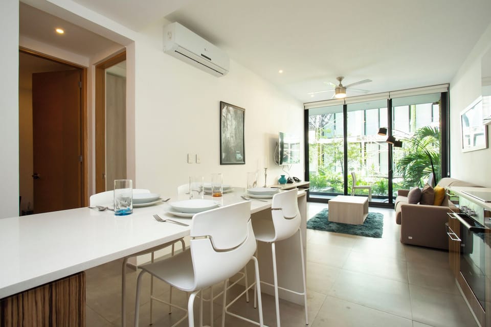 Apartment, 1 Bedroom, Balcony, City View | Interior