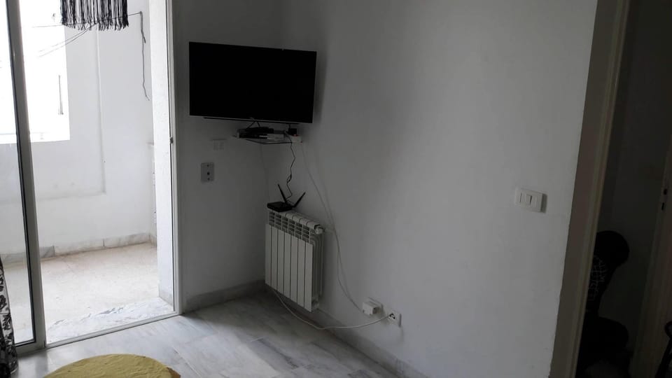 Apartment, 1 Bedroom, Smoking, Balcony | Living area