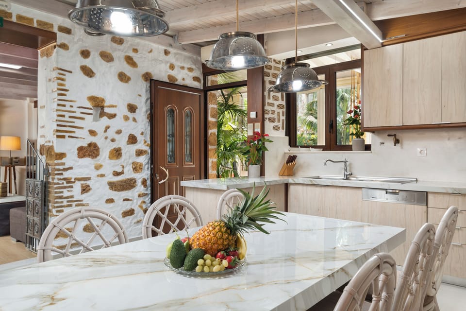 Villa, 6 Bedrooms, Private Pool, Garden View | Dining