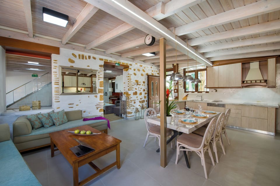 Villa, 6 Bedrooms, Private Pool, Garden View | Dining