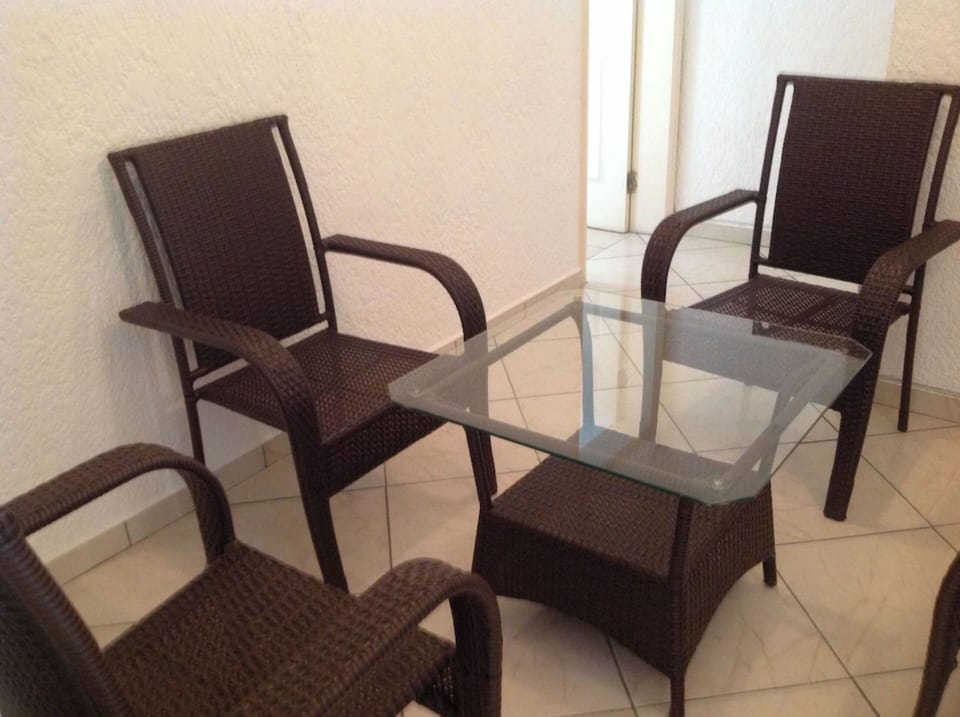 Apartment, 2 Bedrooms, Accessible, Smoking | Living area | Books