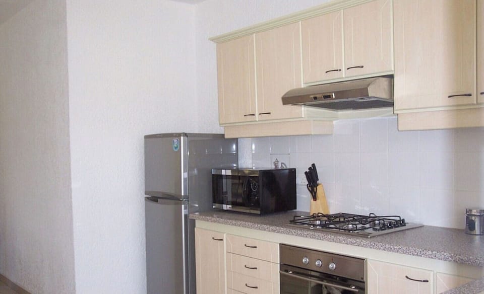 Apartment, 2 Bedrooms, Accessible, Smoking | Interior