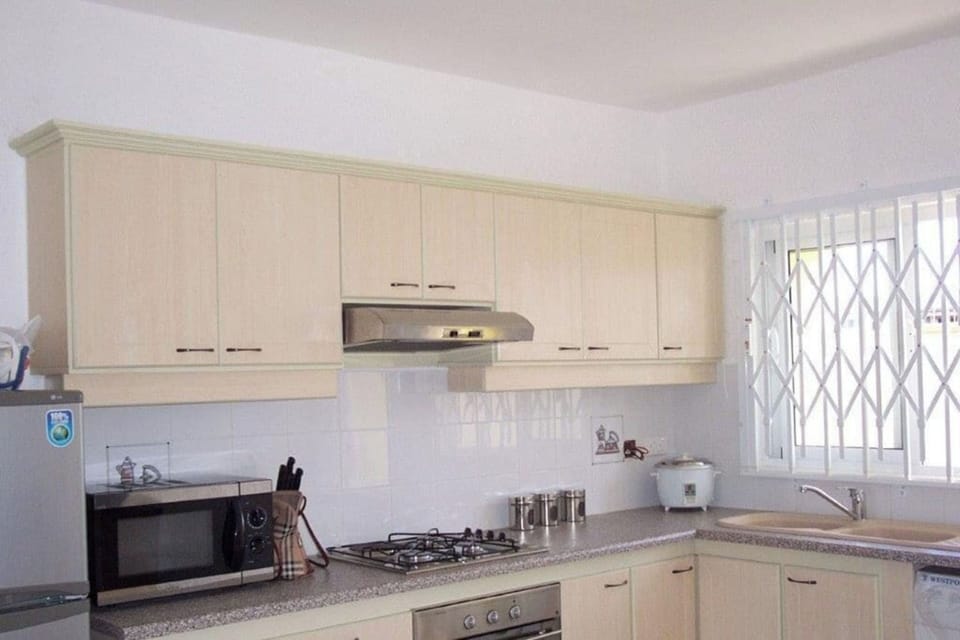 Apartment, 2 Bedrooms, Accessible, Smoking | Interior