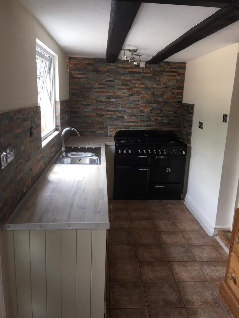 House, 4 Bedrooms, Fireplace, Garden View | Private kitchen