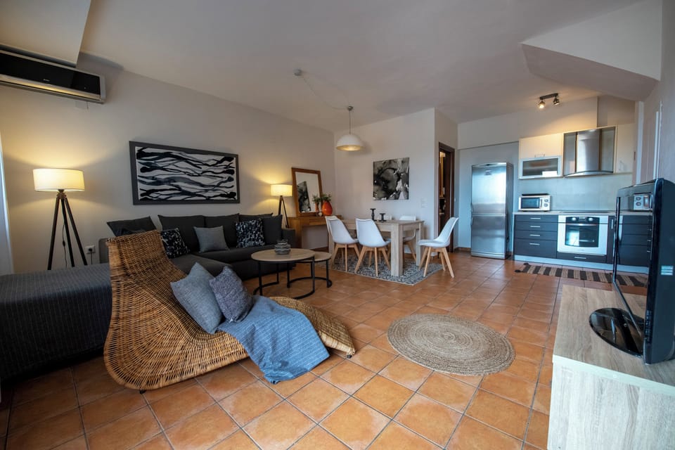 Villa, 2 Bedrooms, Smoking, Private Pool | Living area | Books