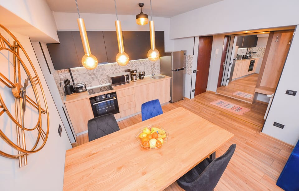 Apartment, 1 Bedroom, Balcony, City View | Interior