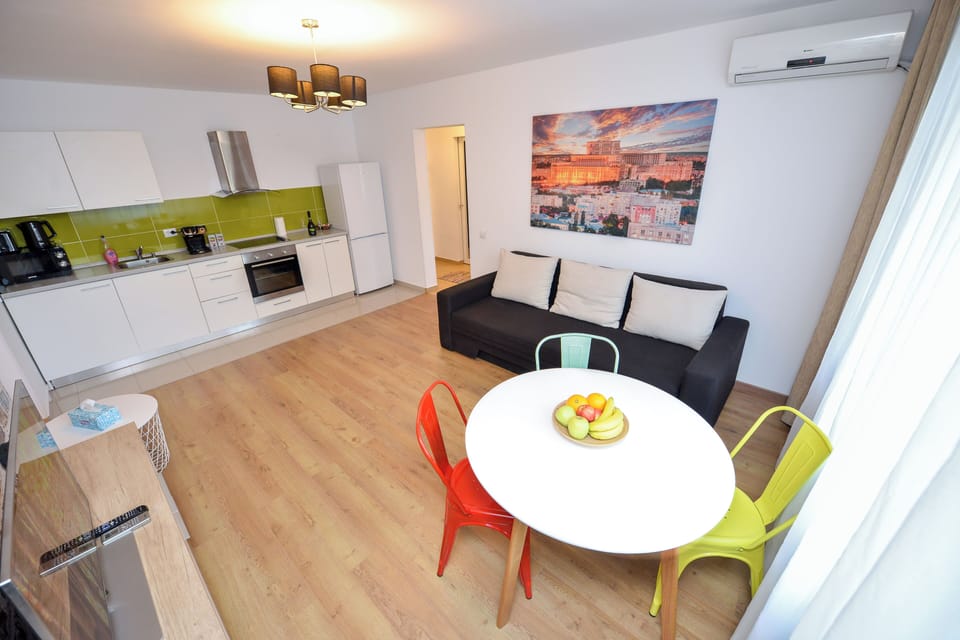 Apartment, 2 Bedrooms, Smoking, Balcony | Interior