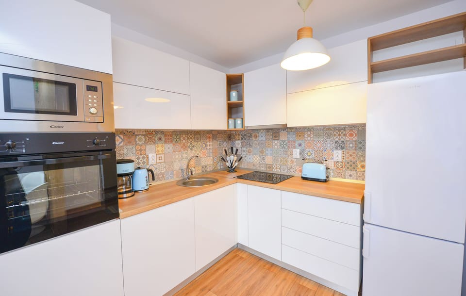 Apartment, 2 Bedrooms, Smoking, Balcony | Private kitchen