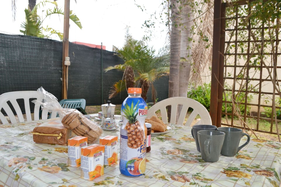 House, 2 Bedrooms, Smoking, Patio | Outdoor dining
