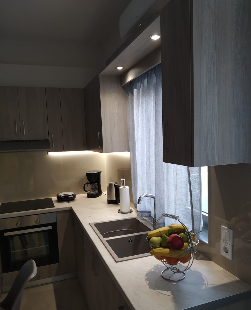 Apartment, 2 Bedrooms, Balcony, City View | Dining