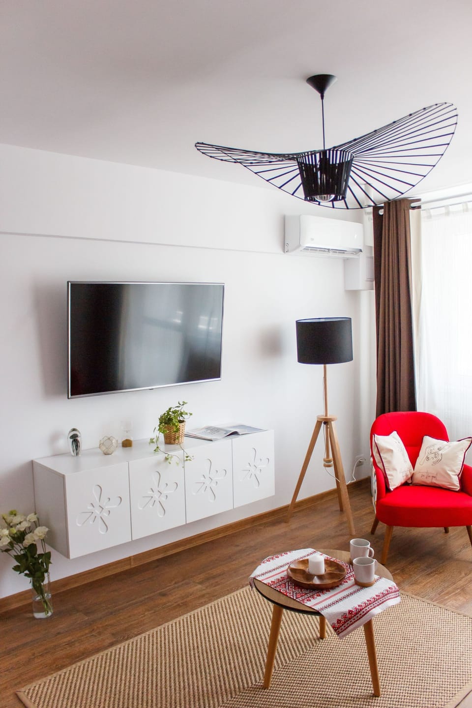Apartment, 1 Bedroom, Smoking, Balcony | Living area