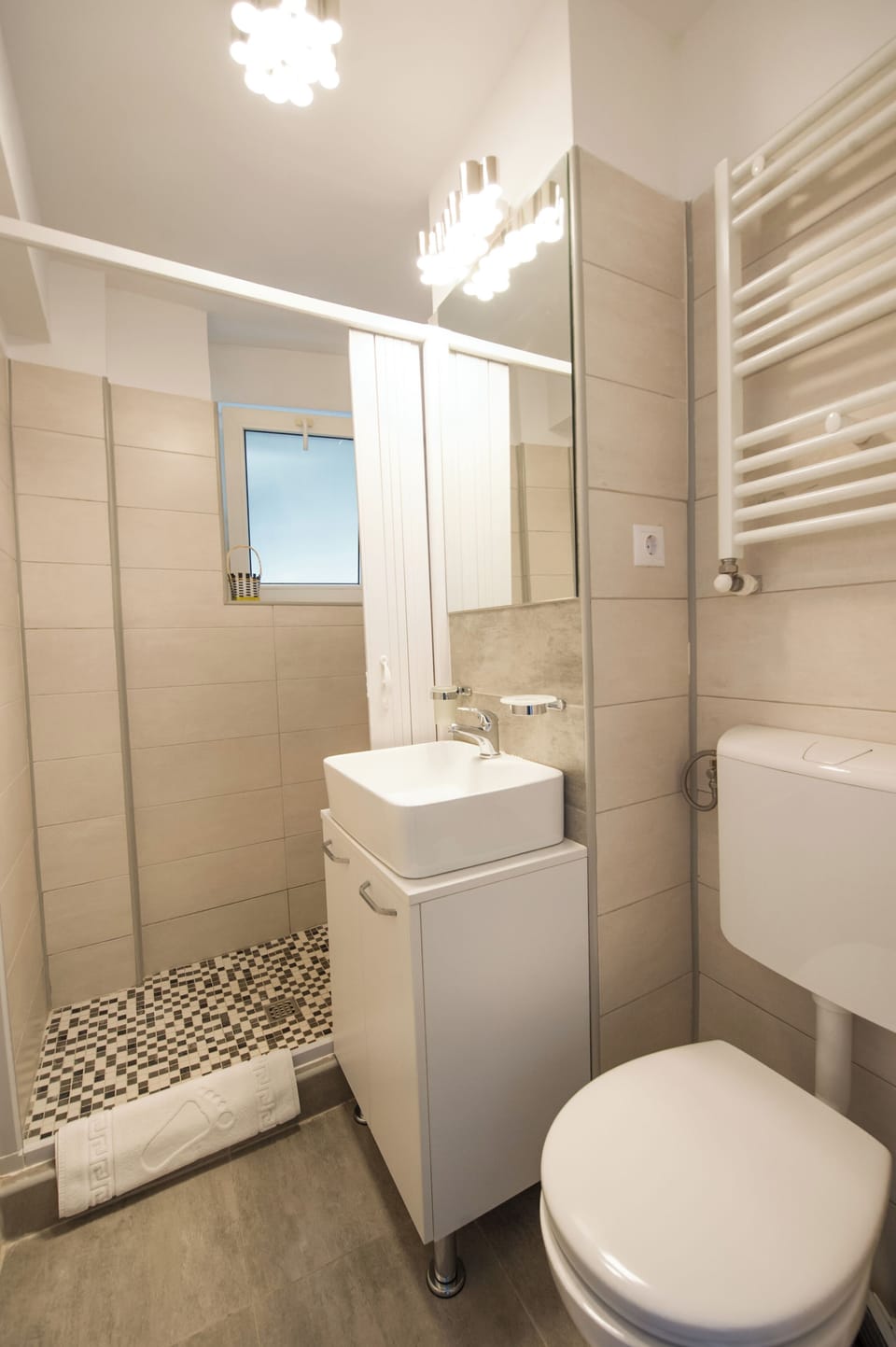 Superb Studio Cismigiu Gardens With Panoramic View for 2 Apartment in Bucharest