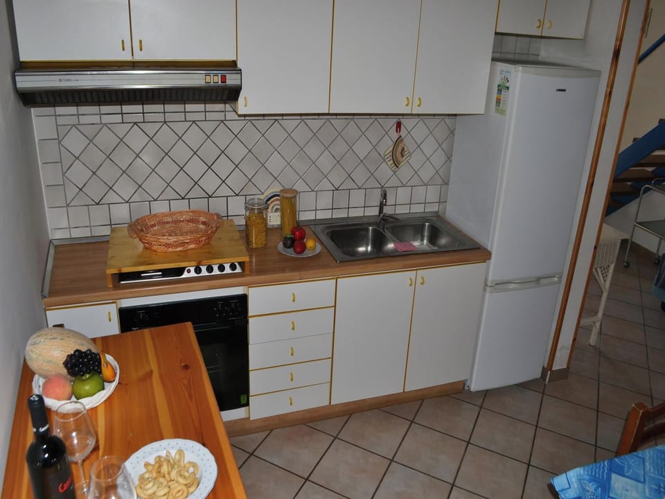 Apartment, 2 Bedrooms, Smoking, Terrace | Private kitchen