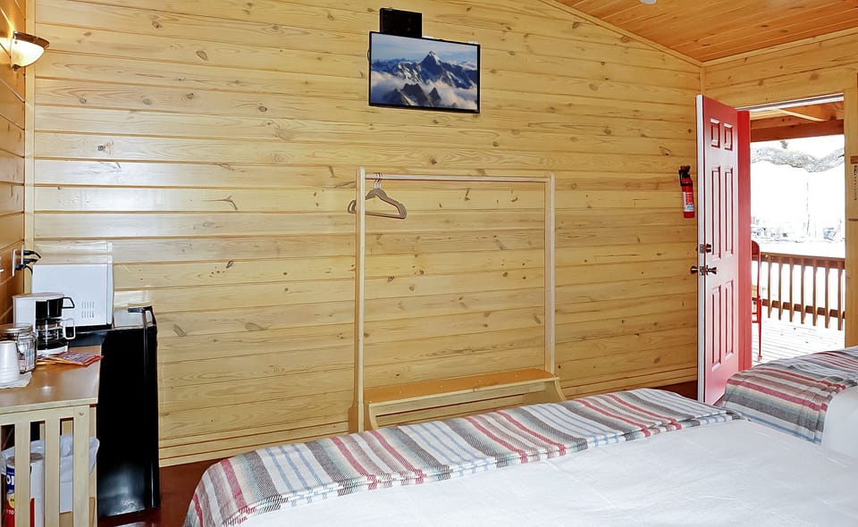 Kitchenette with flat screen TV