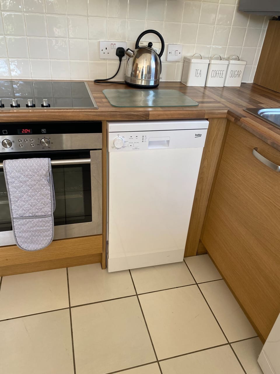 Apartment, 2 Bedrooms, River View | Private kitchen | Fridge, microwave, dishwasher, electric kettle