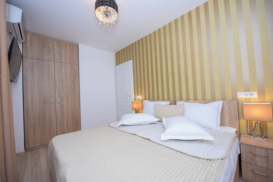 Apartment, 2 Bedrooms, Smoking, Balcony | 2 bedrooms