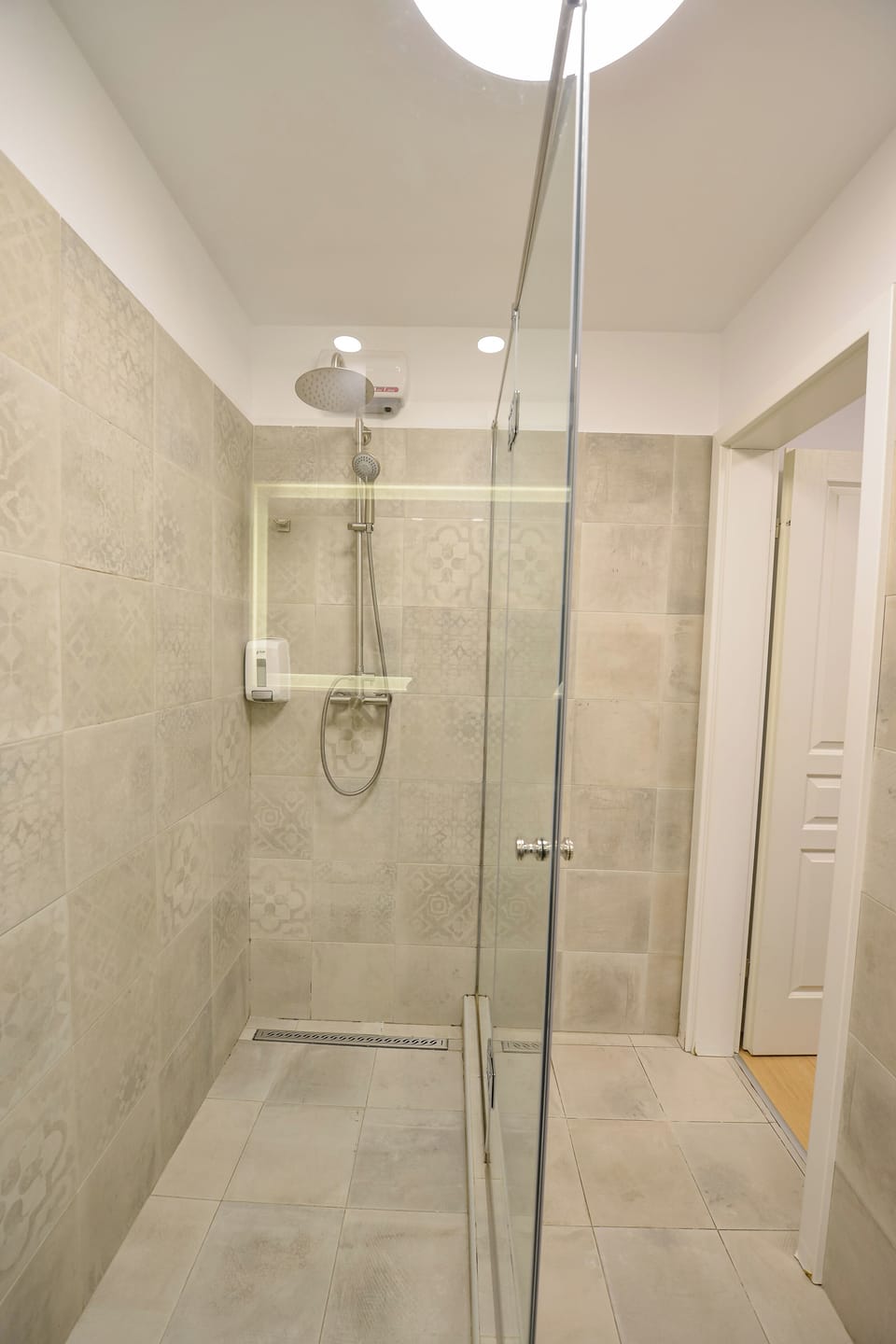 Twin I - One Bedroom - 4 Guests - Cismigiu Gardens Apartment in Bucharest