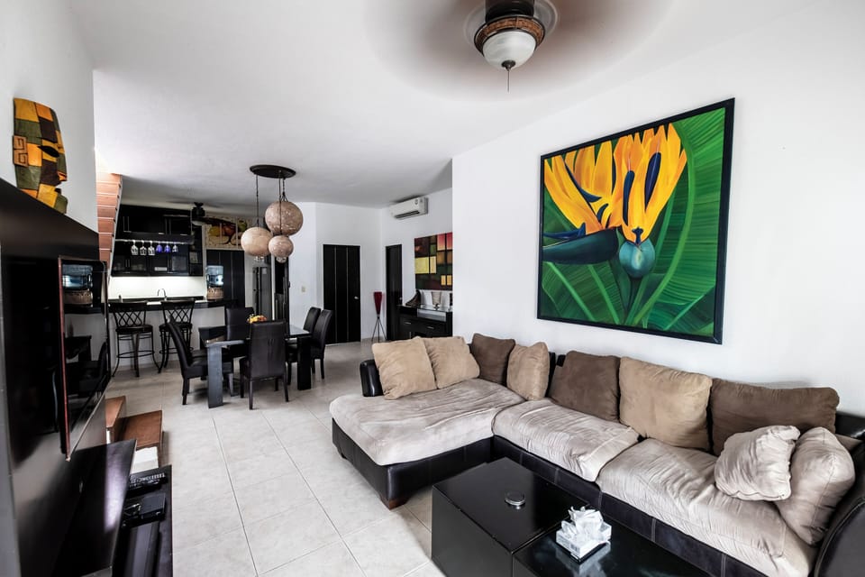 Condo, 3 Bedrooms, Smoking, Balcony | Interior