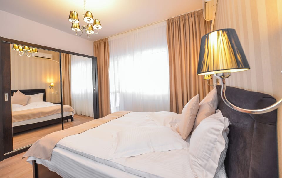 Cismigiu Apartment - Cismigiu Gardens Apartment in Bucharest