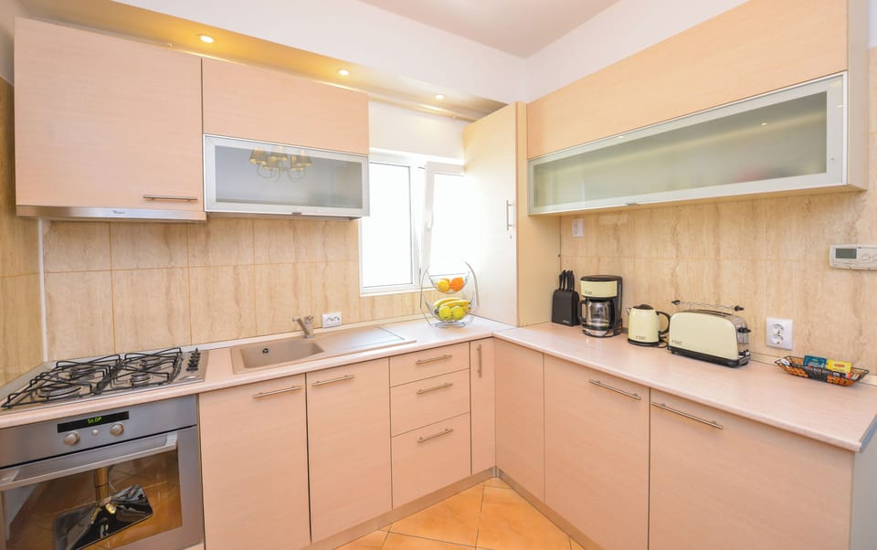 Apartment, 2 Bedrooms, Smoking, Terrace | Interior