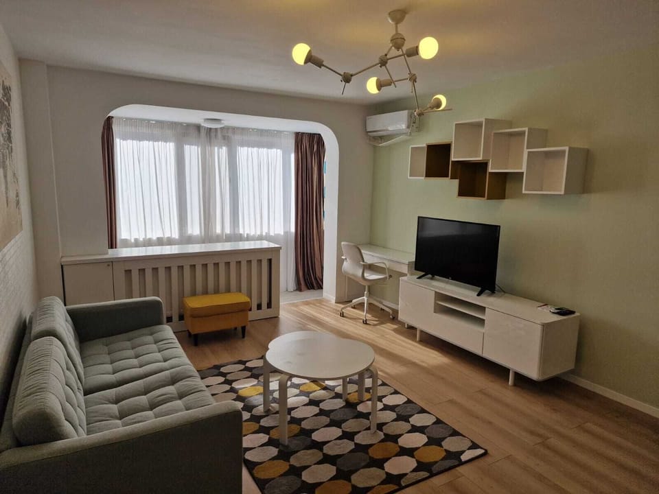 Apartment, 2 Bedrooms, City View | Living area
