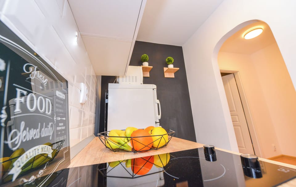 Apartment, 1 Bedroom, Garden View | Interior
