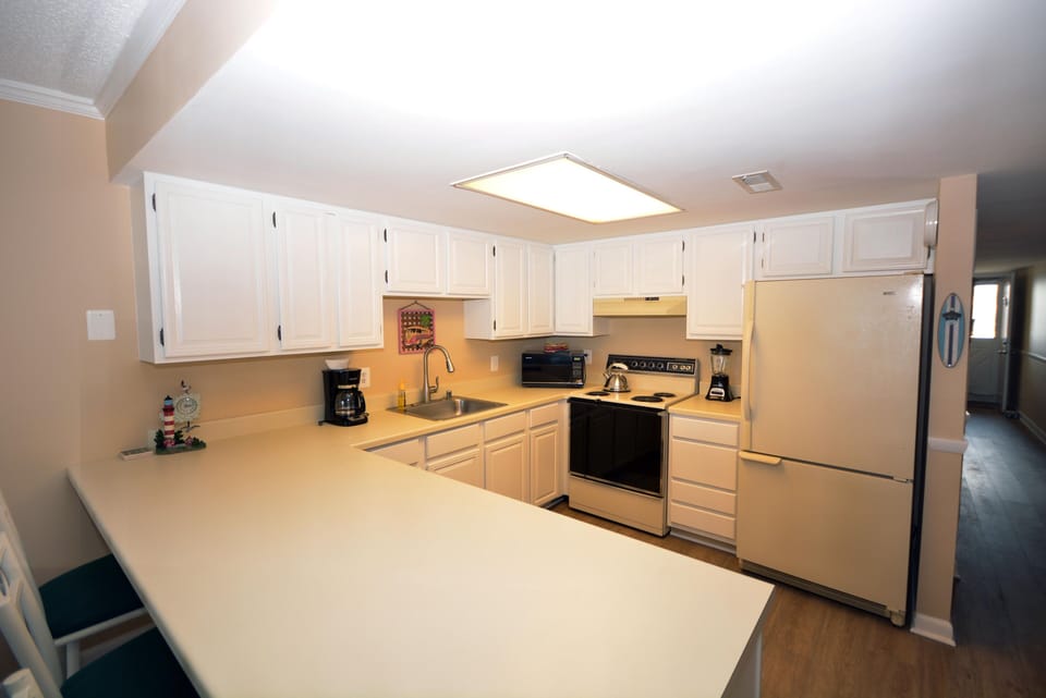 KITCHEN at MISTY SEA 402