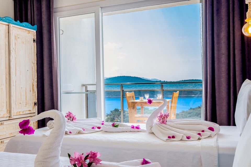 Standard Twin Room, Multiple Beds, Pool Access, Sea View | Premium bedding, minibar, individually decorated, individually furnished