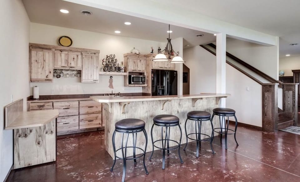 Down stairs kitchenette and bar