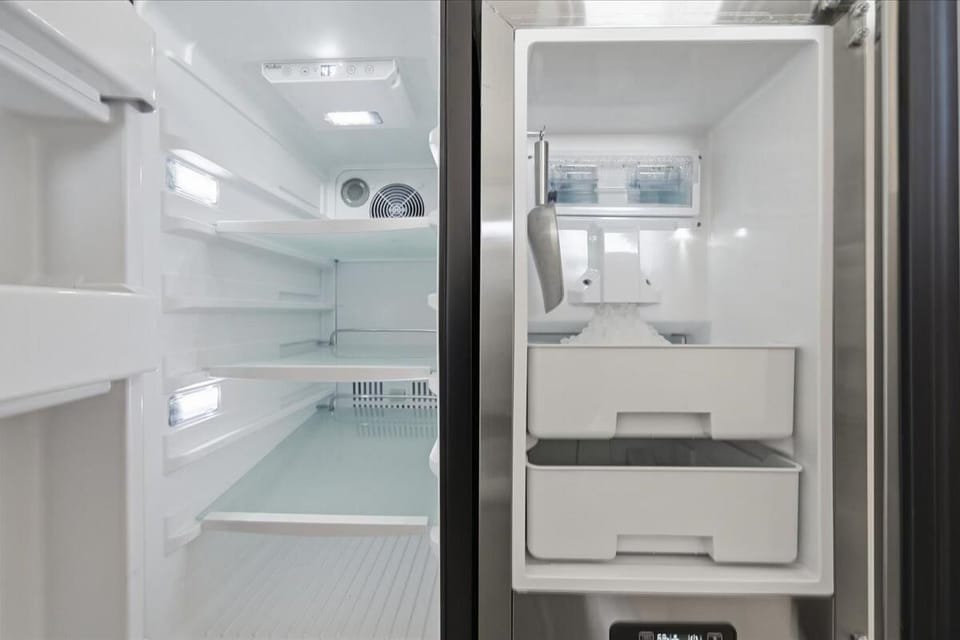 Mini bar area with drink cooler and nugget ice maker!