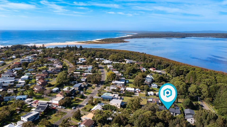 Amazing beach only a few minutes walk away, Easy access to an amazing surf beach for surfing