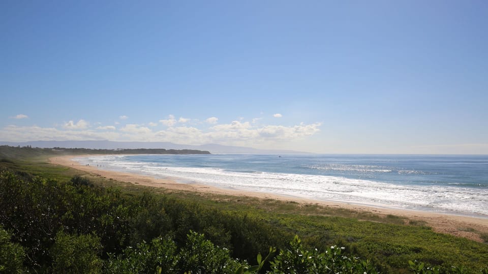 Amazing beach only a few minutes walk away, Easy access to an amazing surf beach for surfing