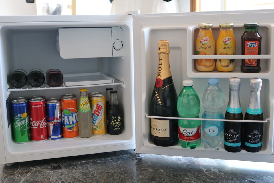 Junior Suite, Balcony | Minibar