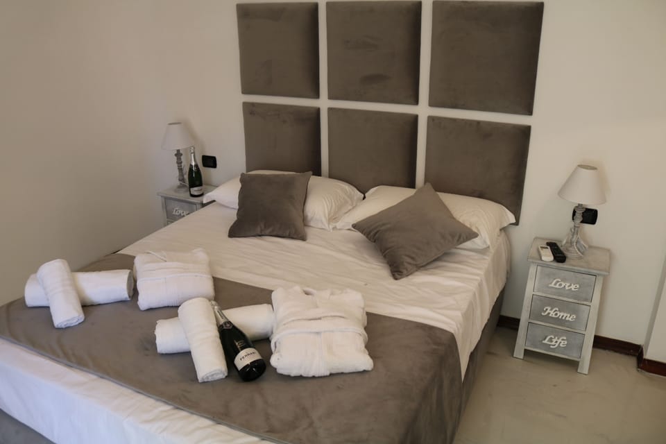 Triple Room | Premium bedding, down comforters, memory foam beds, minibar