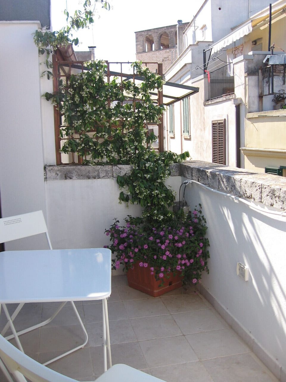 Balconi Third Floor