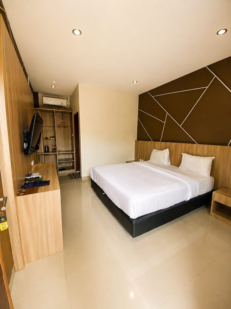 Deluxe Double Room | Select Comfort beds, bed sheets