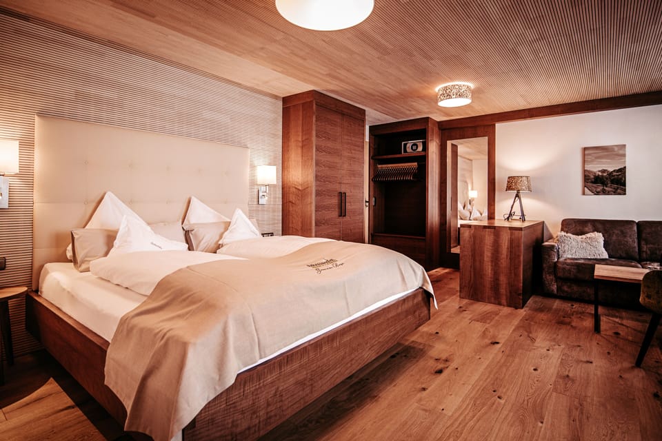 Standard Double Room | In-room safe, WiFi (free), bed sheets