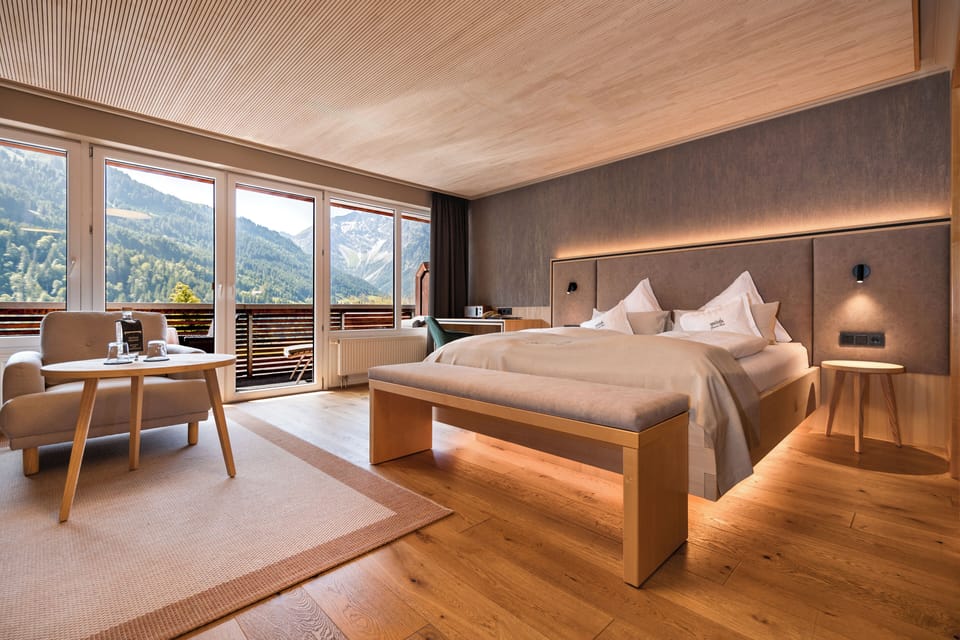 In-room safe, free WiFi, bed sheets