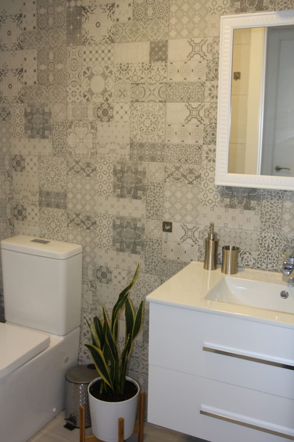 Bathroom amenities
