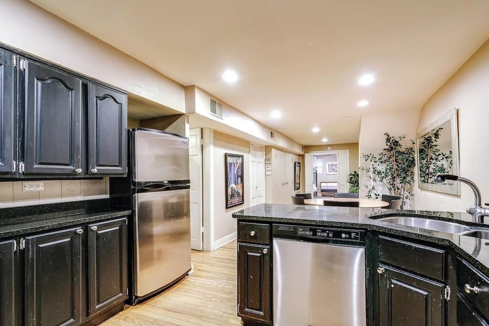 Unit 1 - Fully stocked kitchen
