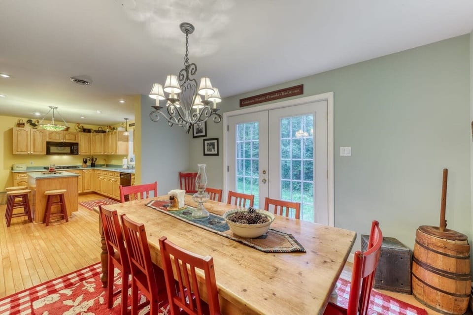 Dinning Room, French Doors out to the Deck