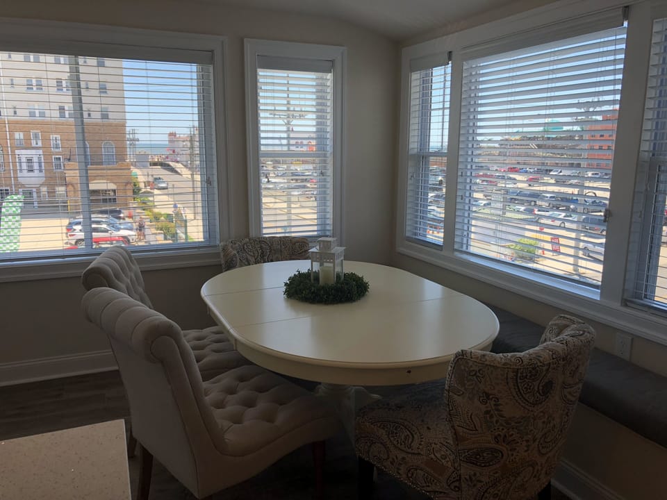 Premium Apartment | Living area | Flat-screen TV