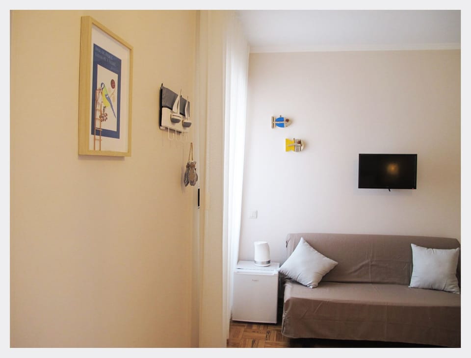 Classic Double or Twin Room, Courtyard View | Premium bedding, down comforters, memory foam beds, in-room safe