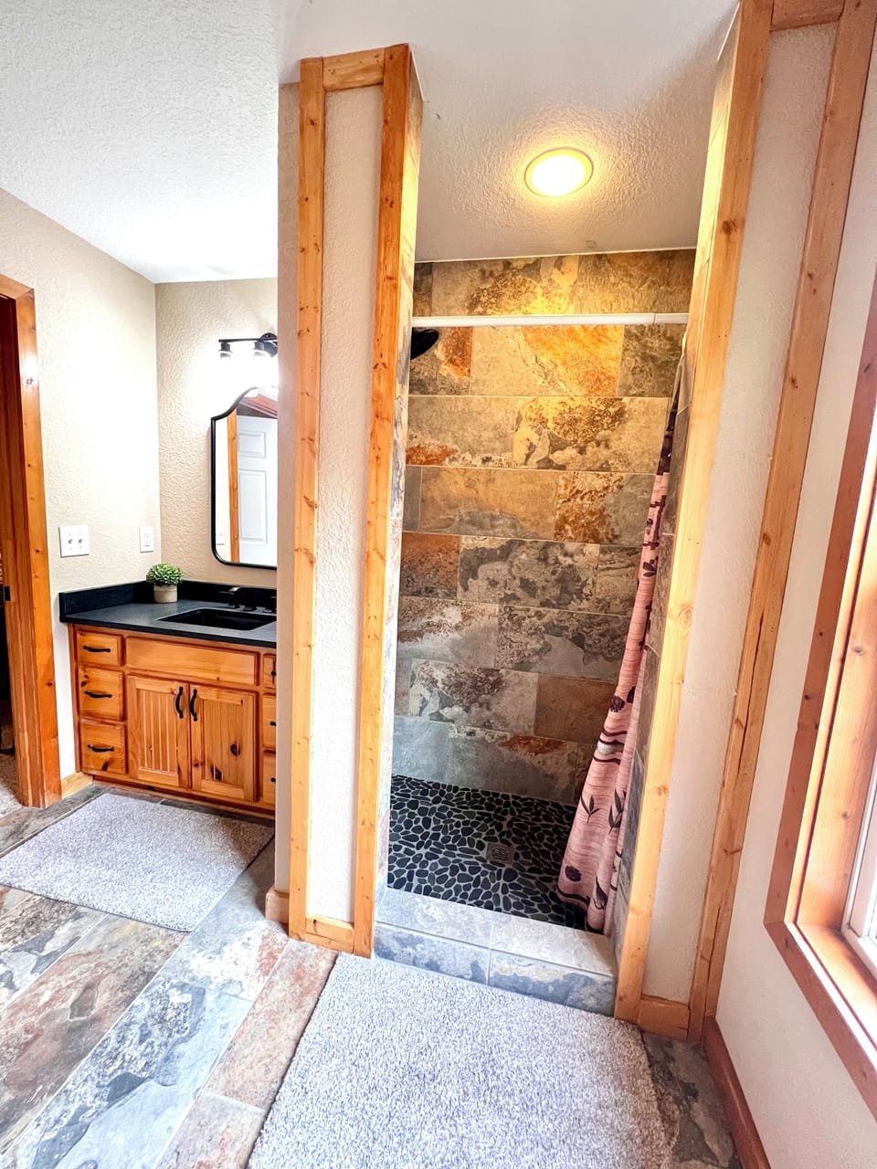 Full size master bath with soaker tub and shower