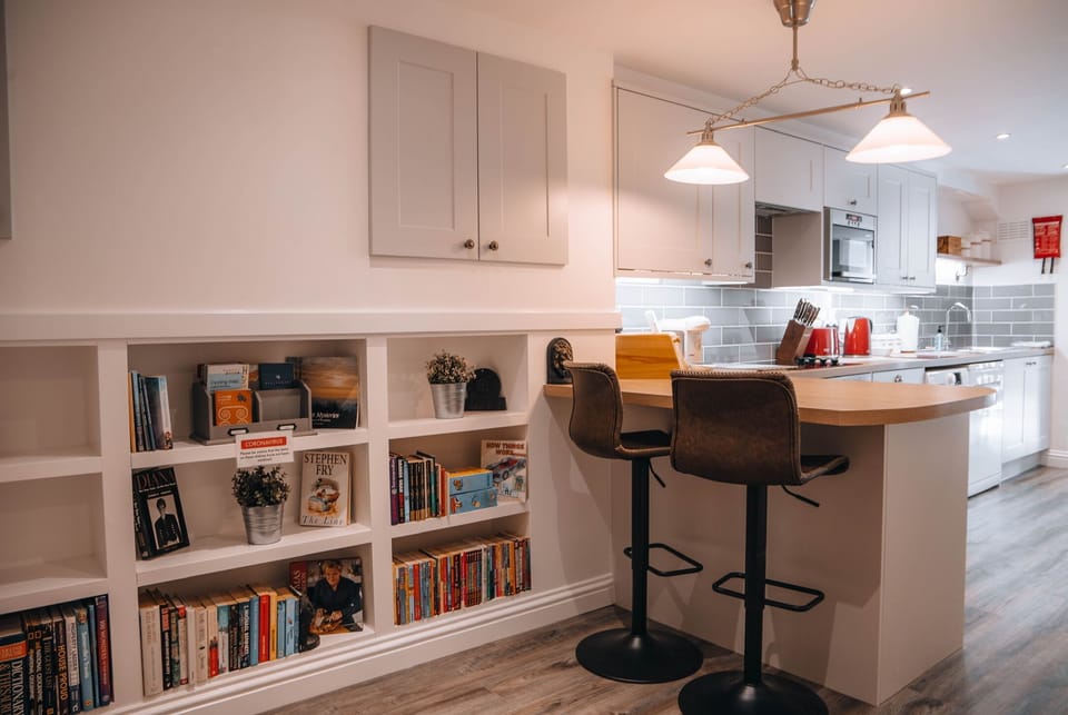 Cottage, Private Bathroom, River View | Shared kitchen